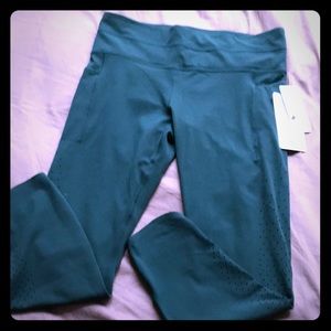 NWT Athleta Chakra 7/8 Tights, Sz L